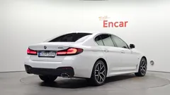 2022 BMW 5-Series 530e M Sport — фото 2