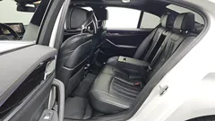 2022 BMW 5-Series 530e M Sport — фото 11