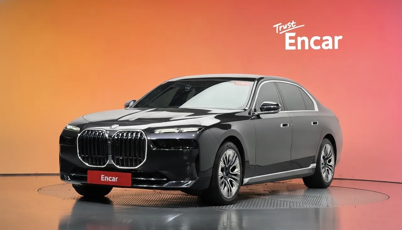 2023 BMW 7-Series 740i sDrive Design Pure Excellence