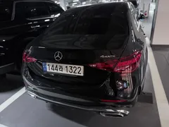 2023 Mercedes-Benz C-Class C300 4MATIC AMG Line — фото 3