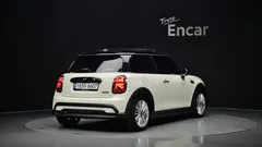 2022 Mini Cooper 클래식 플러스 — фото 2