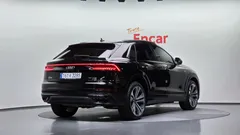 2023 Audi Q8 55 TFSI Quattro Premium — фото 2