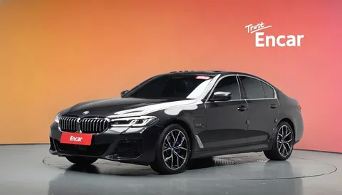 2022 BMW 5-Series 530e M Sport