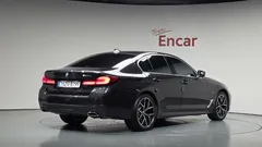 2022 BMW 5-Series 530e M Sport — фото 2