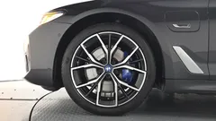 2022 BMW 5-Series 530e M Sport — фото 5