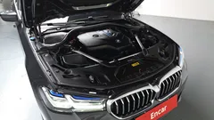 2022 BMW 5-Series 530e M Sport — фото 6