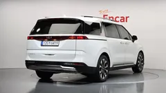 2023 Kia Carnival Diesel 7-Seater Signature — фото 2