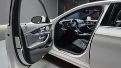 2022 Mercedes-Benz E-Class E220d 4MATIC AMG Line — фото 10