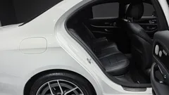2022 Mercedes-Benz E-Class E220d 4MATIC AMG Line — фото 15