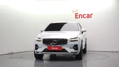 2023 Volvo XC60 T8 Ultimate Bright — фото 3