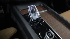 2023 Volvo XC60 T8 Ultimate Bright — фото 9