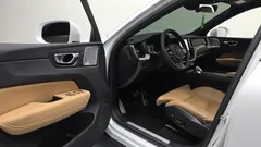 2023 Volvo XC60 T8 Ultimate Bright — фото 10
