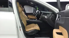 2023 Volvo XC60 T8 Ultimate Bright — фото 11