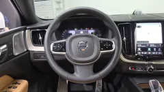 2023 Volvo XC60 T8 Ultimate Bright — фото 13
