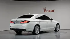 2023 BMW 5-Series 530i Luxury — фото 2