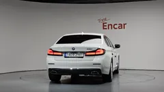 2023 BMW 5-Series 530i Luxury — фото 4