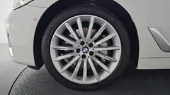 2023 BMW 5-Series 530i Luxury — фото 5