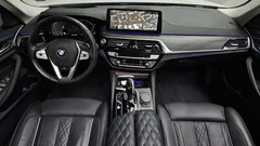 2023 BMW 5-Series 530i Luxury — фото 14