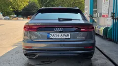 2023 Audi Q8 55 TFSI Quattro Premium, серый — фото 14