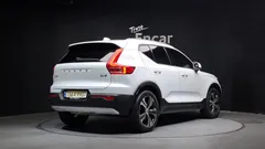 2022 Volvo XC40 B4 Inscription — фото 2