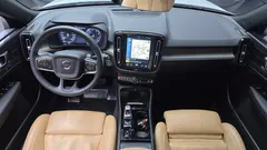 2022 Volvo XC40 B4 Inscription — фото 7