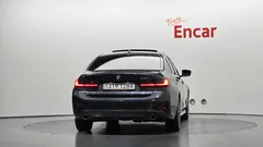 2022 BMW 3-Series 320i — фото 4