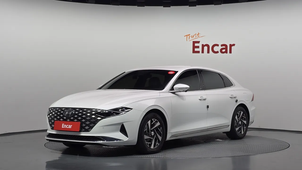 2022 Hyundai Grandeur Le Blanc