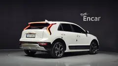 2022 Kia Niro Signature — фото 2