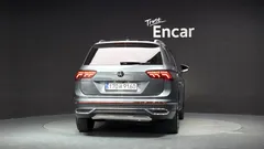 2022 Volkswagen Tiguan 2.0 TSI Prestige — фото 4