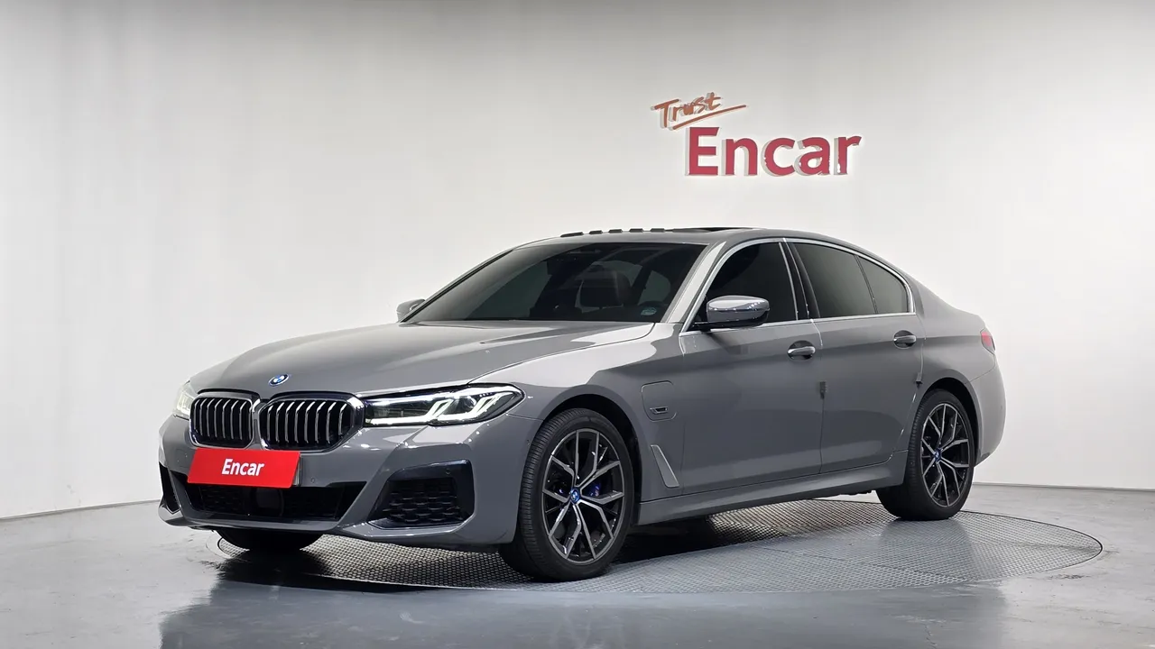 2022 BMW 5-Series 530e M Sport