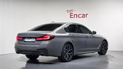 2022 BMW 5-Series 530e M Sport — фото 2