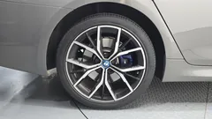 2022 BMW 5-Series 530e M Sport — фото 5
