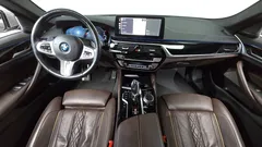 2022 BMW 5-Series 530e M Sport — фото 7