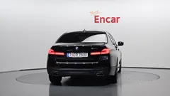 2023 BMW 5-Series 530e M Sport — фото 4
