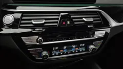 2023 BMW 5-Series 530e M Sport — фото 20