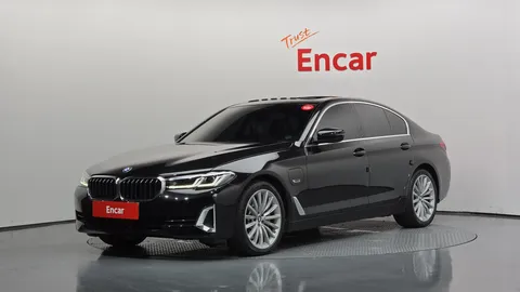 2023 BMW 5-Series 530e Luxury