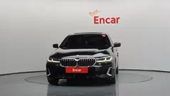 2023 BMW 5-Series 530e Luxury — фото 3