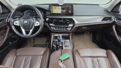 2023 BMW 5-Series 530e Luxury — фото 7