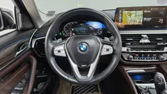 2023 BMW 5-Series 530e Luxury — фото 18