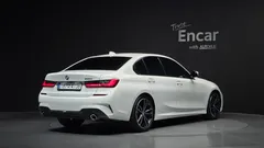 2022 BMW 3-Series 320i M Sport — фото 2