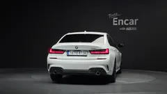 2022 BMW 3-Series 320i M Sport — фото 4