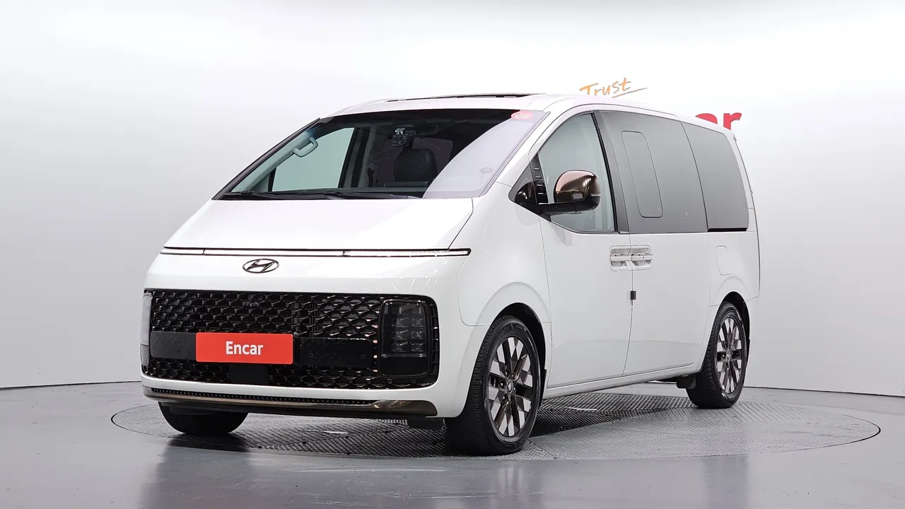 2023 Hyundai Staria 4WD Lounge 9-Seater