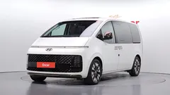 2023 Hyundai Staria 4WD Lounge 9-Seater — фото 1