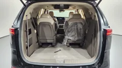 2022 Kia Carnival Gasoline 9-Seater Hi-Limousine — фото 20
