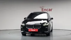 2023 BMW 2-Series 220i M Sport — фото 3