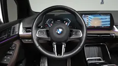 2023 BMW 2-Series 220i M Sport — фото 13