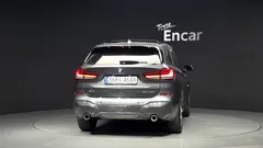 2022 BMW X1 xDrive 20i M Sport — фото 4