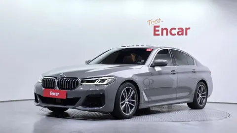 2022 BMW 5-Series 520i M Sport