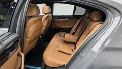 2022 BMW 5-Series 520i M Sport — фото 12