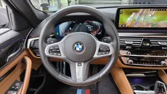 2022 BMW 5-Series 520i M Sport — фото 13